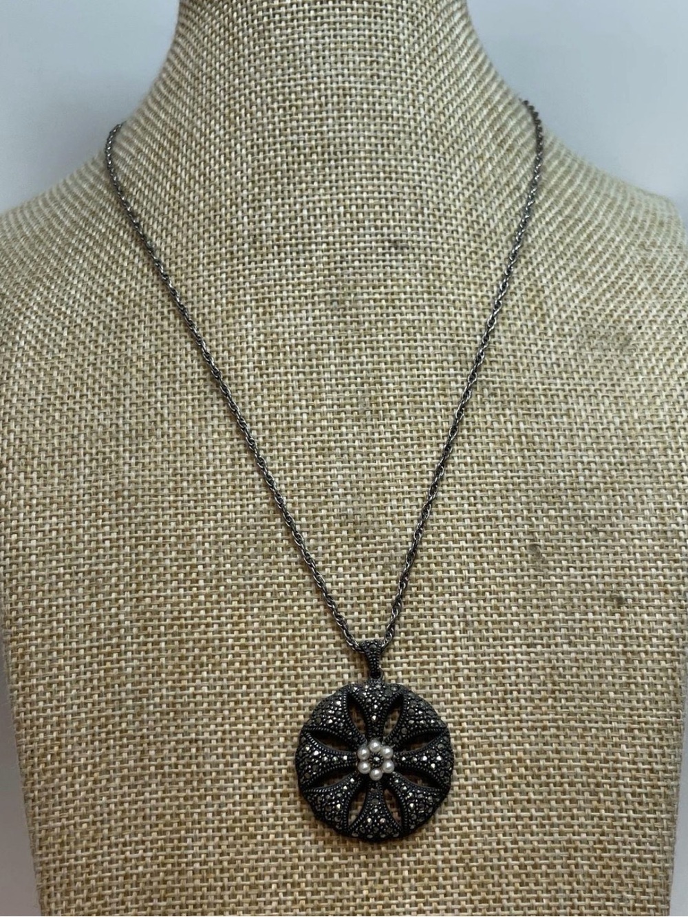 VTG Sterling Silver Textured Marcasite/ Pearl Floral 16” Pendant Necklace 13.1g